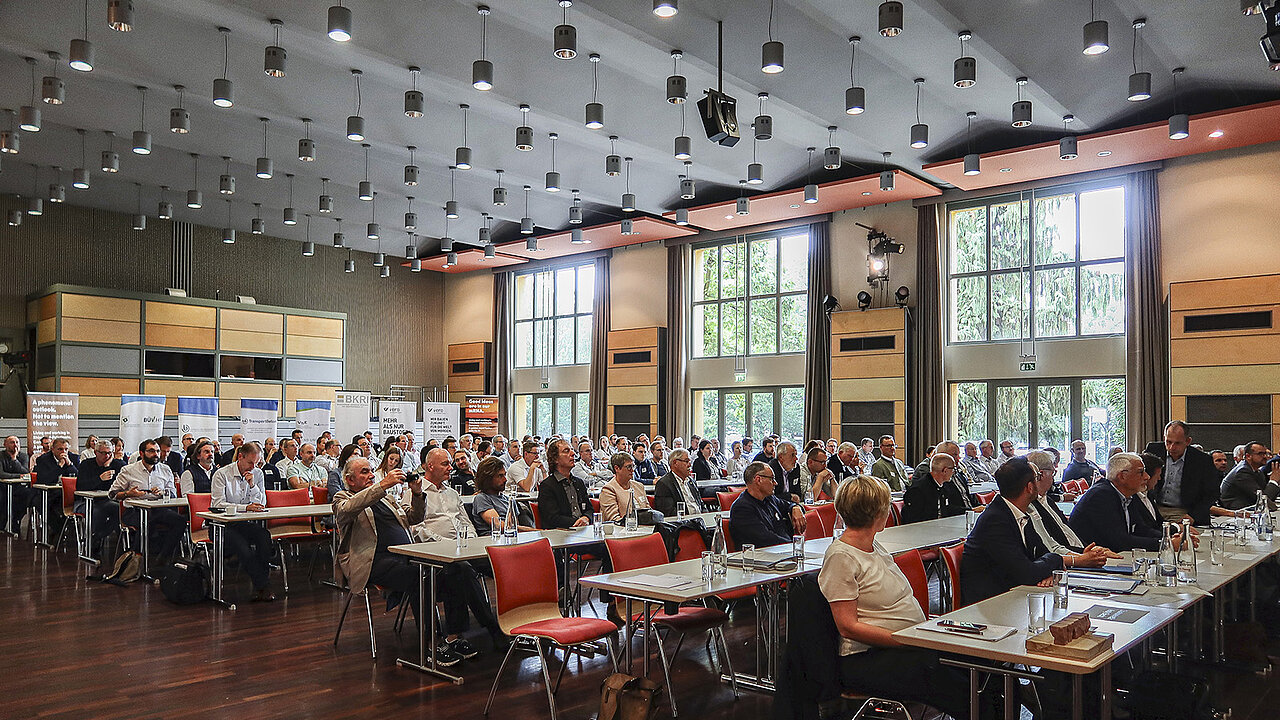 Das interessierte Fachpublikum in der Stadthalle Speyer